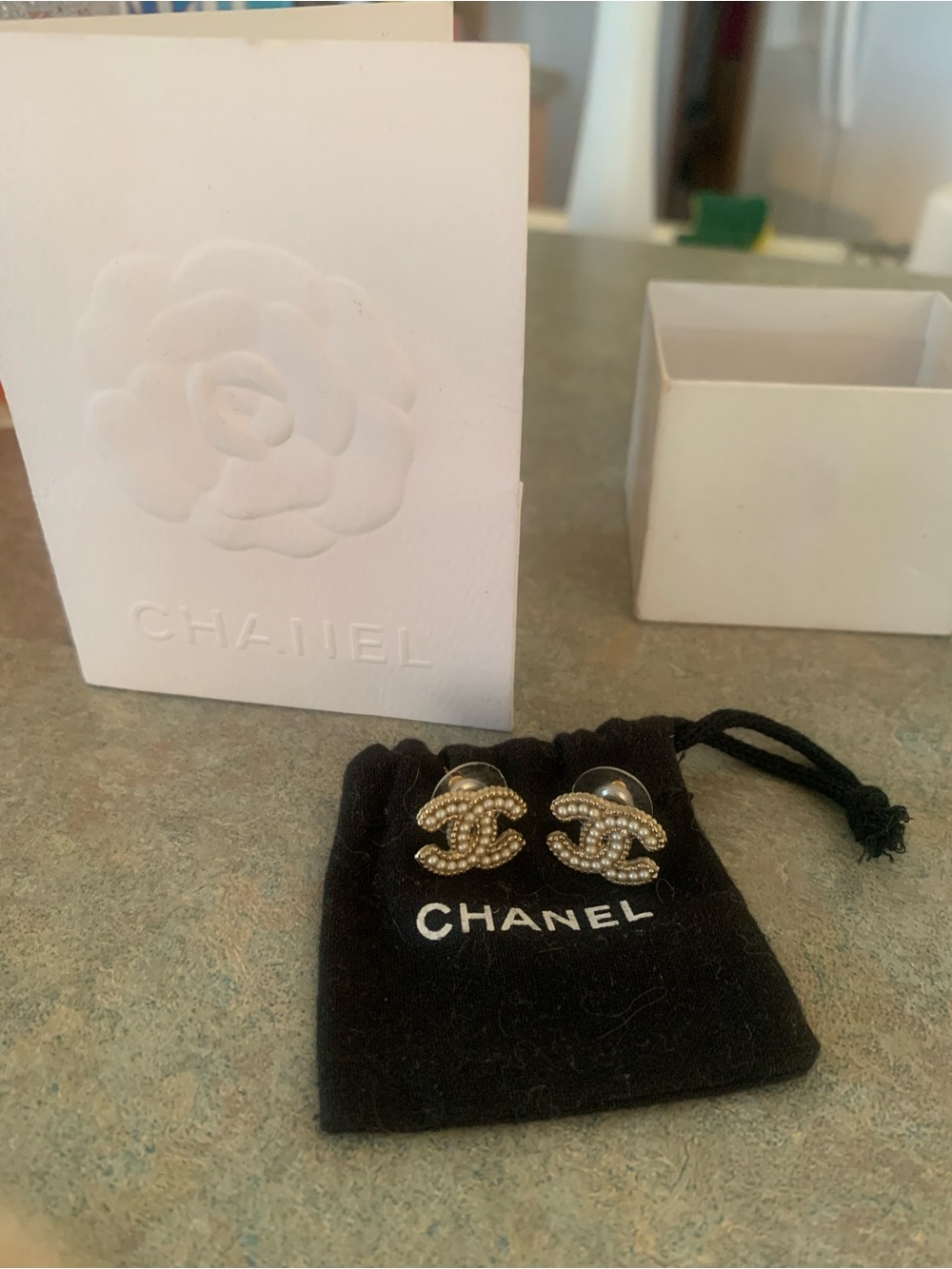 CHANEL Gold-Tone CC Logo Pearl-Trim Stud Earrings - Picture 4 of 7